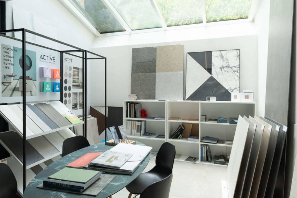 Salle de conseil pour la vente de carrelage