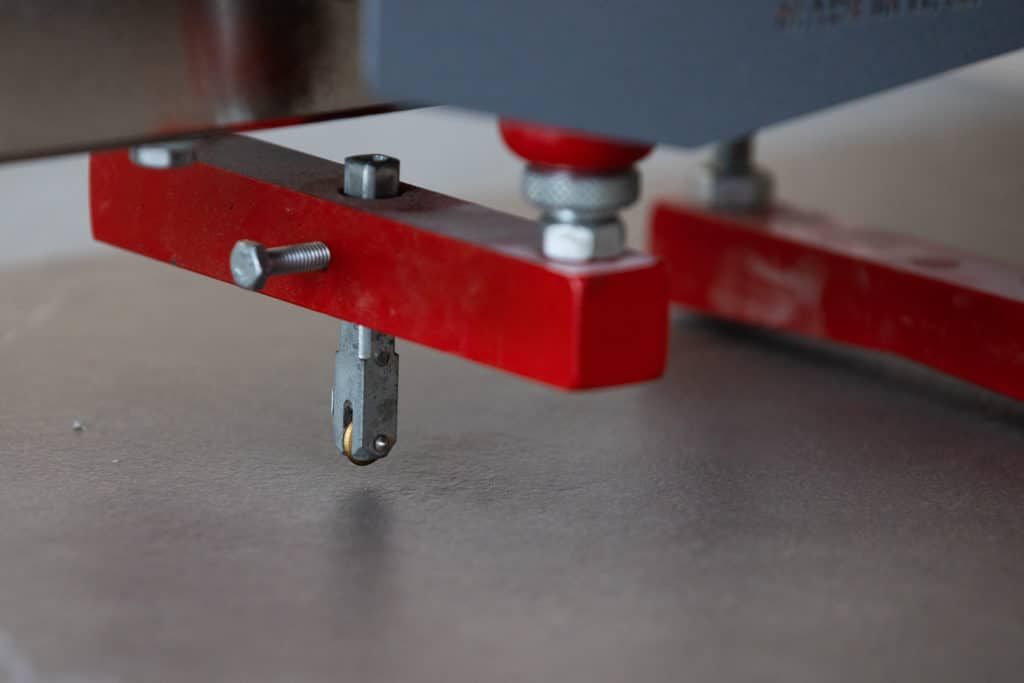 Outil pour découper le carrelage grand format avec précision
