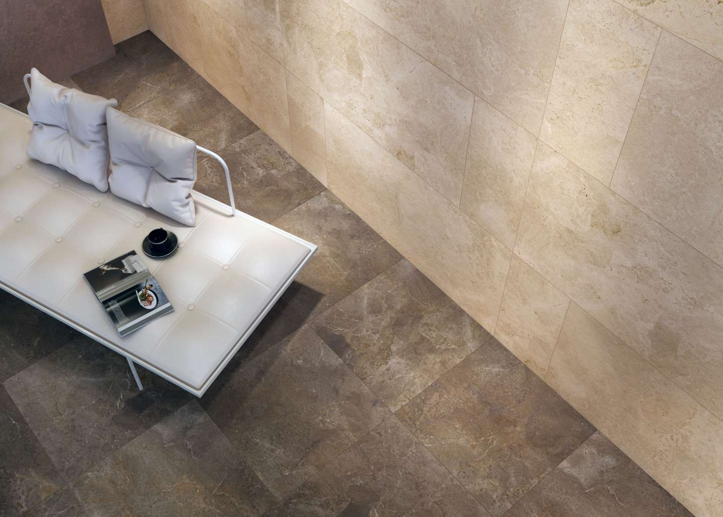 Sol et mur avec un carrelage imitation pierre royal stone. Carrelage de couleur brune et beige